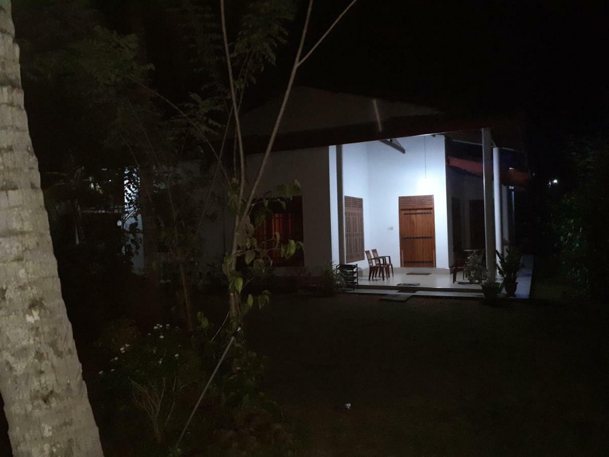Serene Home Stay Udawalawe Bagian luar foto